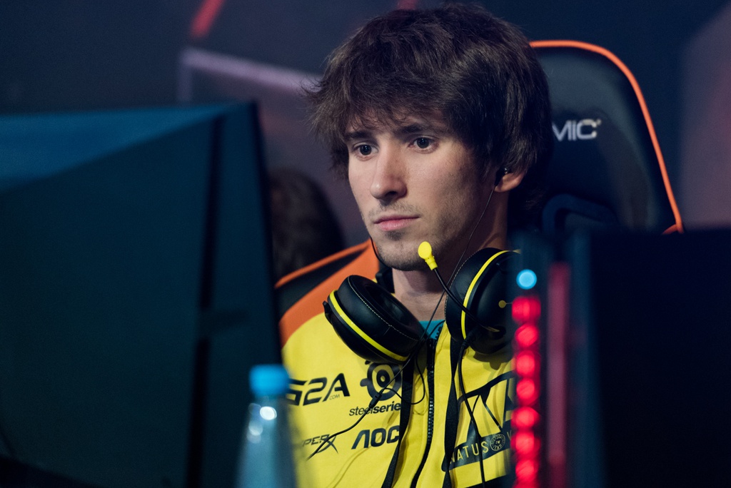 Dota-2-Player-Dendi-Danil-Ishutin