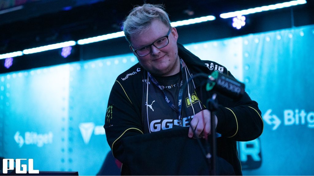 Ukrainian top team fires Russian captain for posing high risk