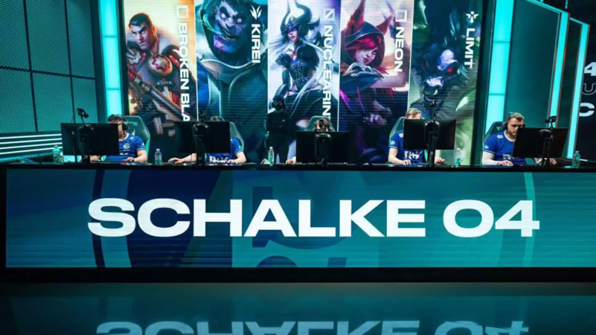 Schalke suspends LoL player for racist remarks