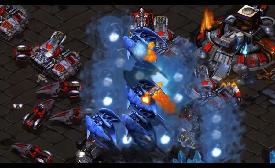 Last (T) vs Shuttle (P) on Circuit Breakers - StarCraft - Brood War - REMASTERED